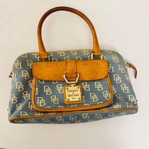 VTG Dooney & Bourke Blue and Tan Y2K Women's Bag